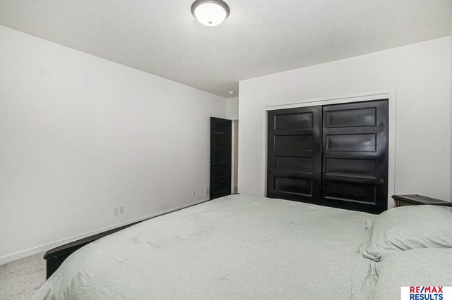 21119 Ellison Avenue, Elkhorn, NE 68022