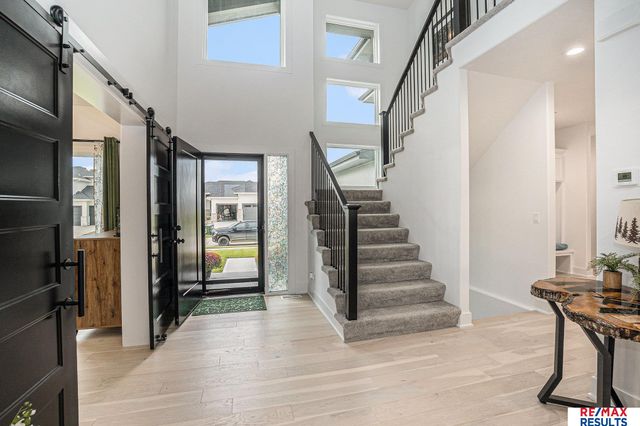 21119 Ellison Avenue, Elkhorn, NE 68022