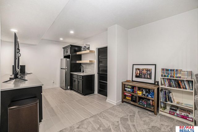 21119 Ellison Avenue, Elkhorn, NE 68022