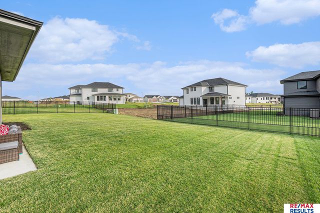 21119 Ellison Avenue, Elkhorn, NE 68022