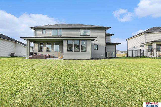 21119 Ellison Avenue, Elkhorn, NE 68022