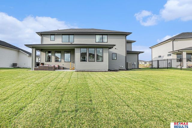 21119 Ellison Avenue, Elkhorn, NE 68022