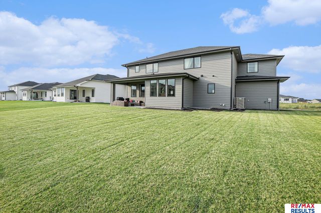 21119 Ellison Avenue, Elkhorn, NE 68022