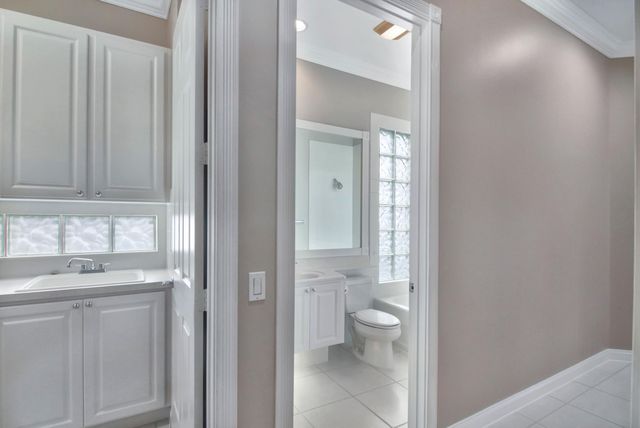 2077 Futana Way, Wellington, FL 33414