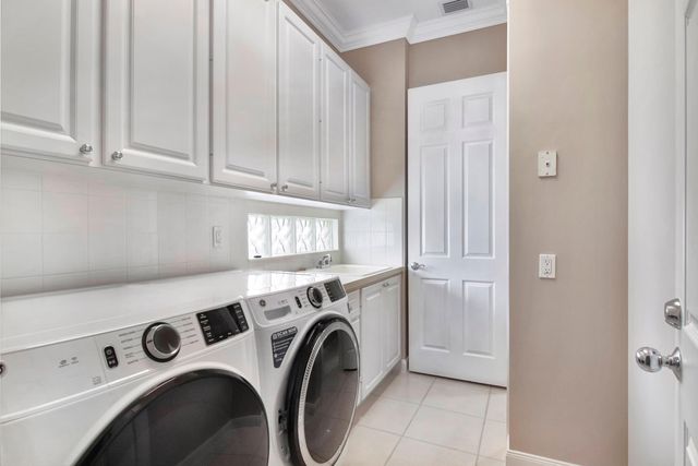 2077 Futana Way, Wellington, FL 33414