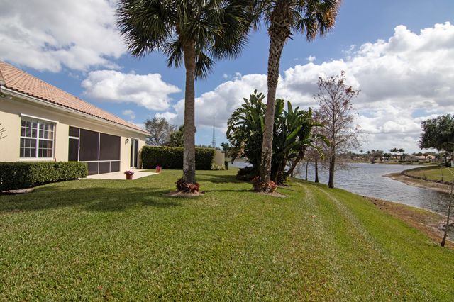 2077 Futana Way, Wellington, FL 33414