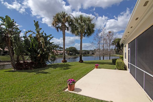 2077 Futana Way, Wellington, FL 33414