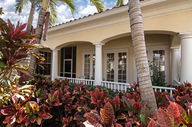 2077 Futana Way, Wellington, FL 33414