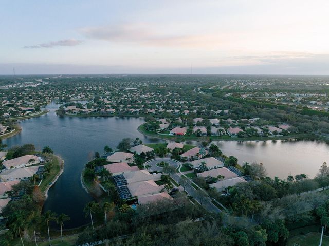 2077 Futana Way, Wellington, FL 33414