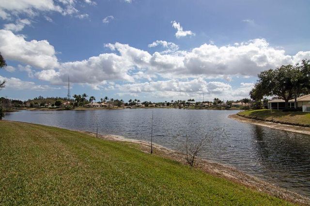 2077 Futana Way, Wellington, FL 33414