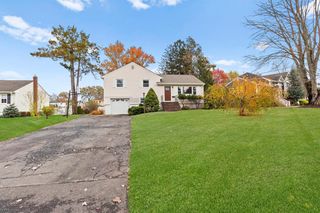 19 Petry Dr, East Hanover Twp., NJ 07936