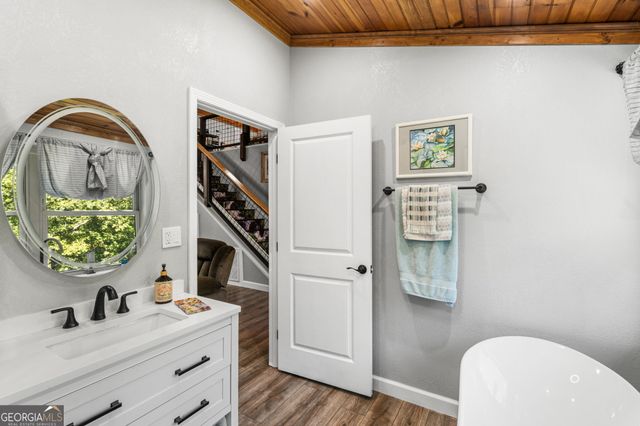 566 Old Cherry Mountain Trail, Hayesville, NC 28904