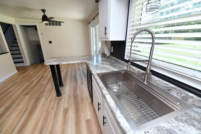 1614 SPRINGFIELD Road, East Peoria, IL 61611