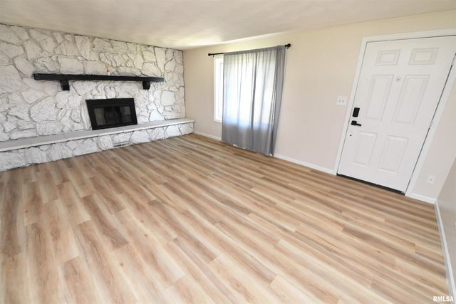 1614 SPRINGFIELD Road, East Peoria, IL 61611