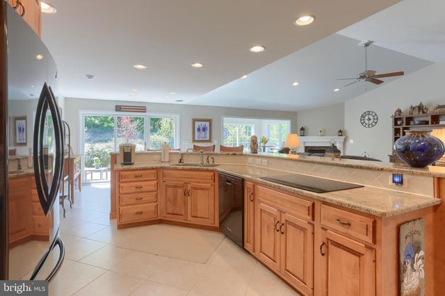 1013 NORTHGATE DR, Lebanon, PA 17042