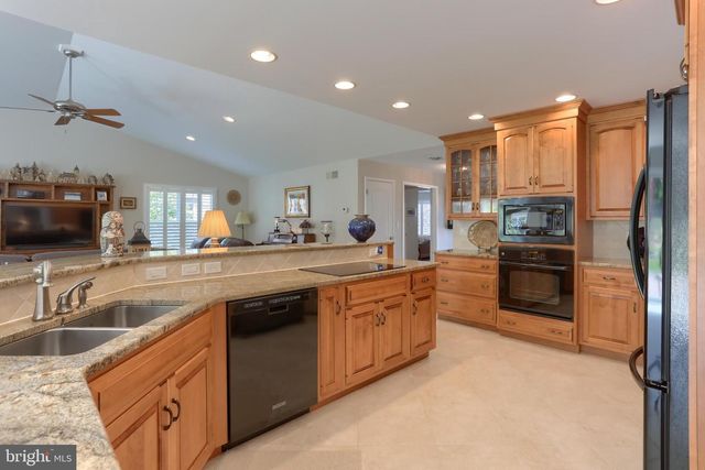 1013 NORTHGATE DR, Lebanon, PA 17042