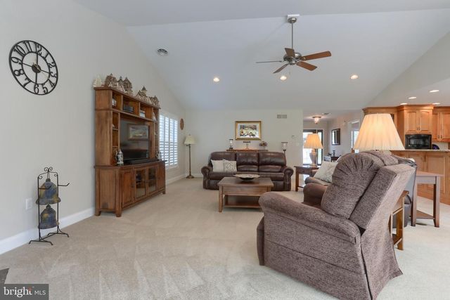 1013 NORTHGATE DR, Lebanon, PA 17042