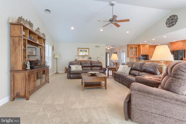 1013 NORTHGATE DR, Lebanon, PA 17042