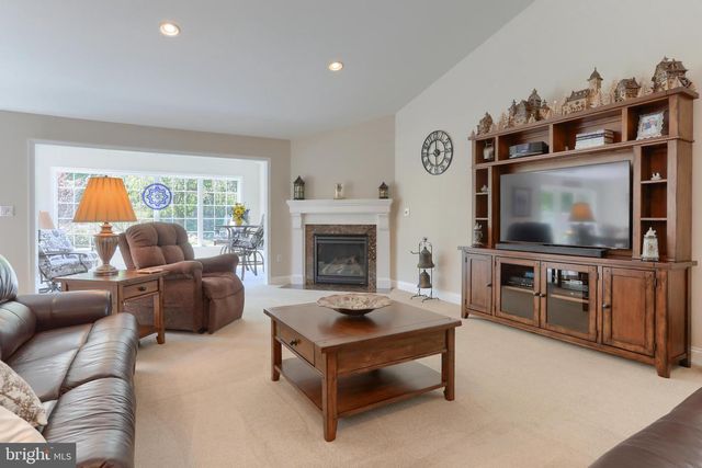 1013 NORTHGATE DR, Lebanon, PA 17042