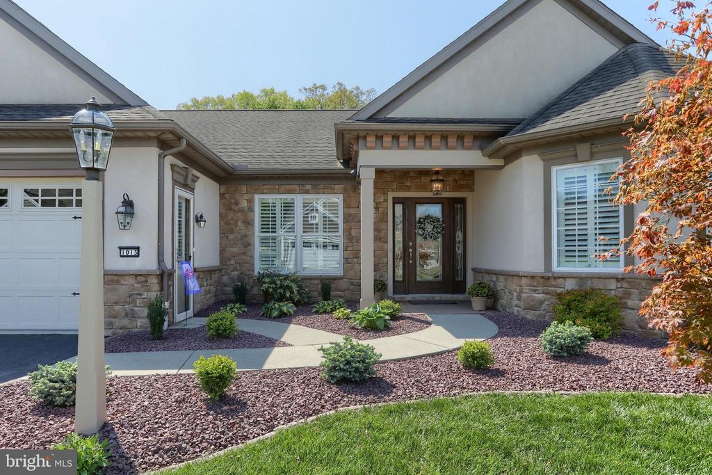 1013 NORTHGATE DR, Lebanon, PA 17042