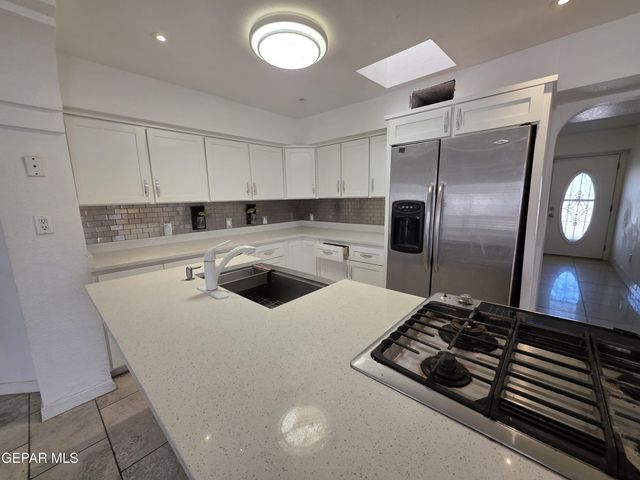 11661 Socorro Road, Socorro, TX 79927