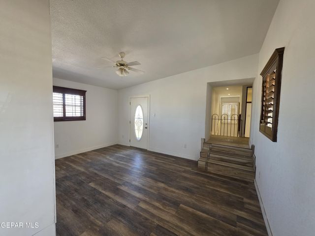 11661 Socorro Road, Socorro, TX 79927