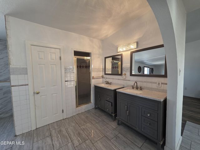 11661 Socorro Road, Socorro, TX 79927