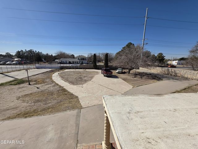 11661 Socorro Road, Socorro, TX 79927