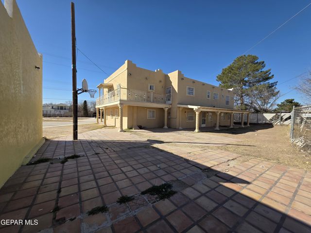 11661 Socorro Road, Socorro, TX 79927