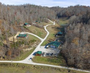 16 Hickory Lane, Campton, KY 41301