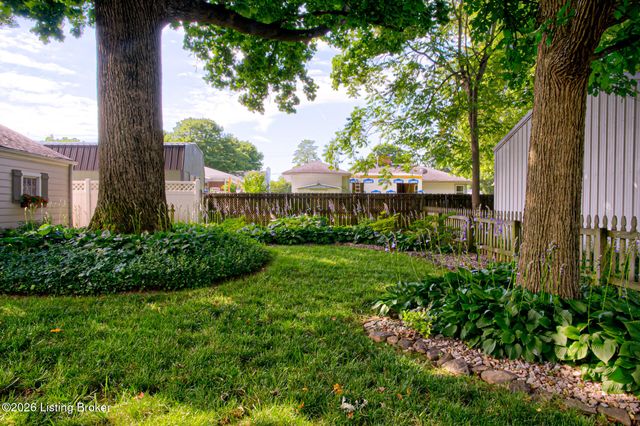 11612 Frank Ave, Louisville, KY 40243