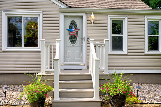 11612 Frank Ave, Louisville, KY 40243