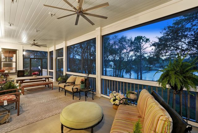 50 E Bayou Forest Drive, Freeport, FL 32439