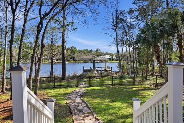 50 E Bayou Forest Drive, Freeport, FL 32439