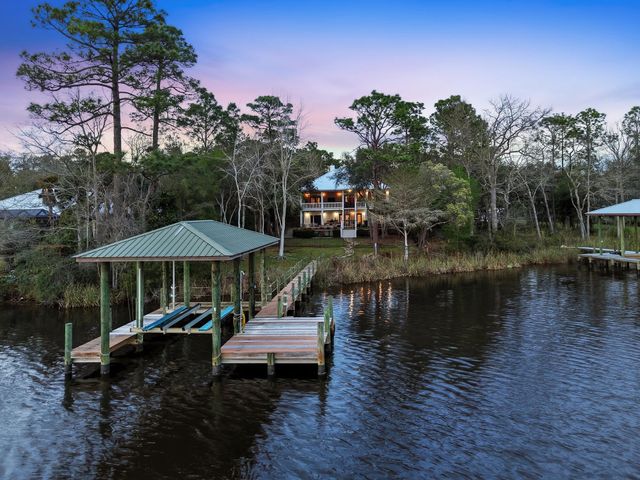 50 E Bayou Forest Drive, Freeport, FL 32439