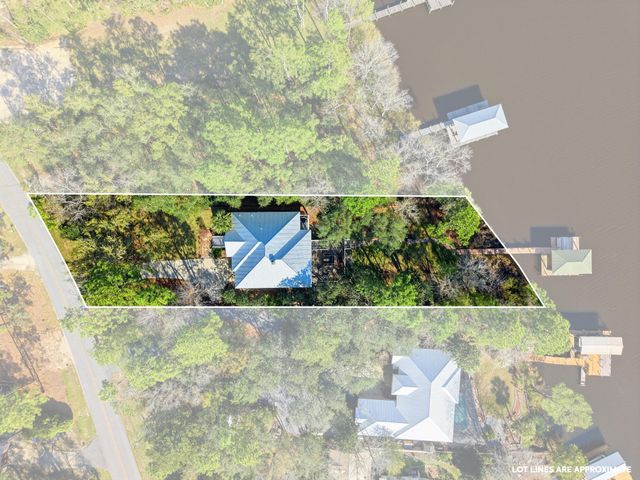 50 E Bayou Forest Drive, Freeport, FL 32439