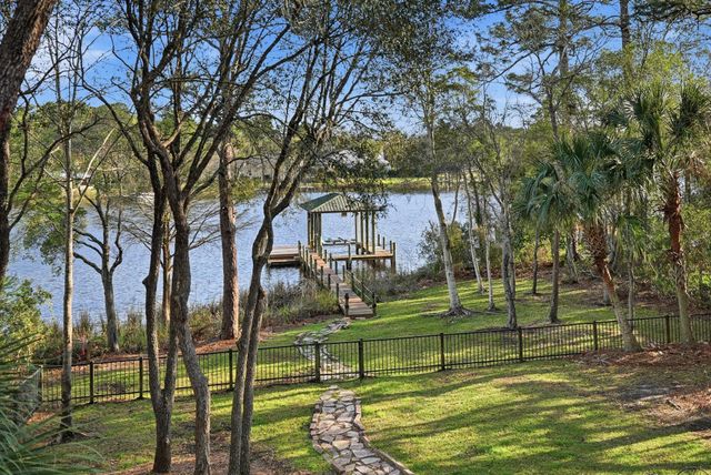 50 E Bayou Forest Drive, Freeport, FL 32439