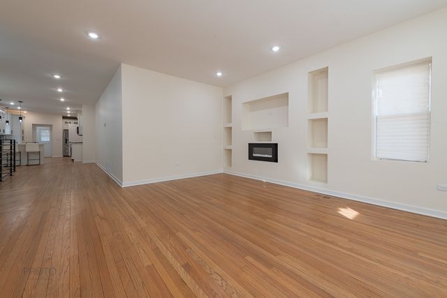 8044 S Clyde Avenue, Chicago, IL 60617