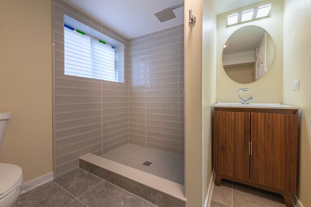 8044 S Clyde Avenue, Chicago, IL 60617