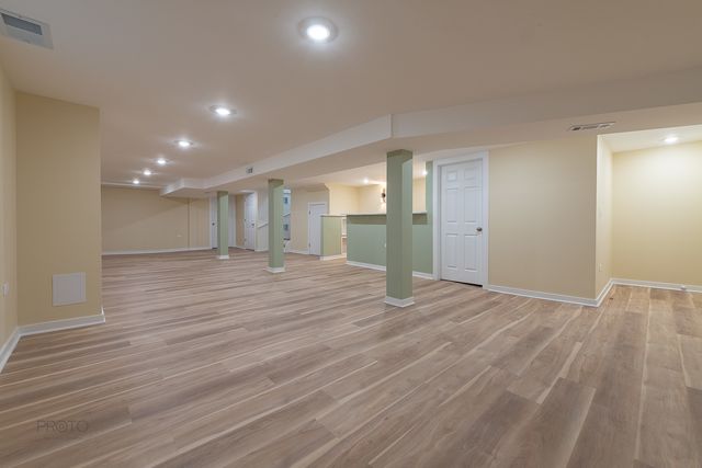 8044 S Clyde Avenue, Chicago, IL 60617