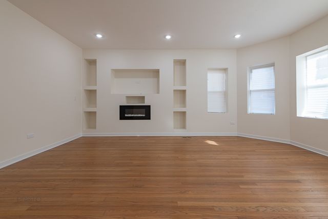 8044 S Clyde Avenue, Chicago, IL 60617