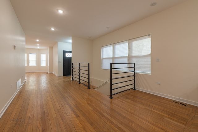 8044 S Clyde Avenue, Chicago, IL 60617