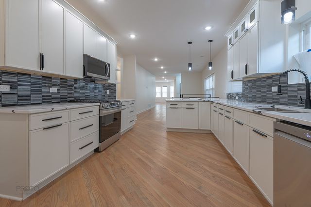 8044 S Clyde Avenue, Chicago, IL 60617