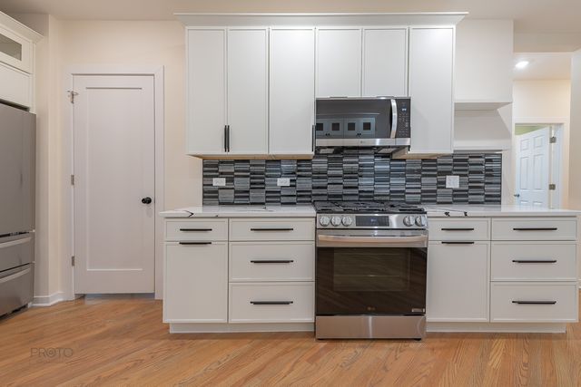 8044 S Clyde Avenue, Chicago, IL 60617