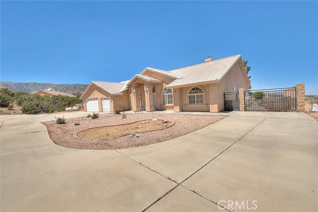 8250 Snow Cap Avenue, Pinon Hills, CA 92372