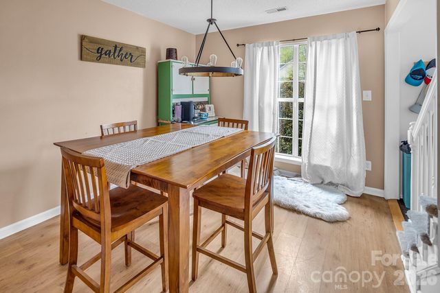 7422 Autumn Trail Drive, Charlotte, NC 28213