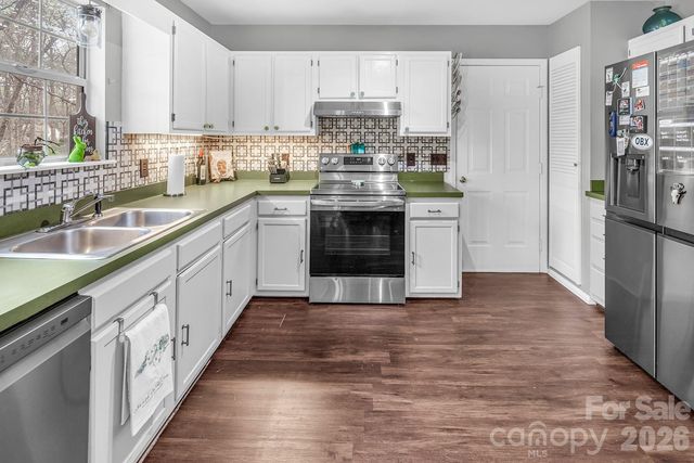 7422 Autumn Trail Drive, Charlotte, NC 28213