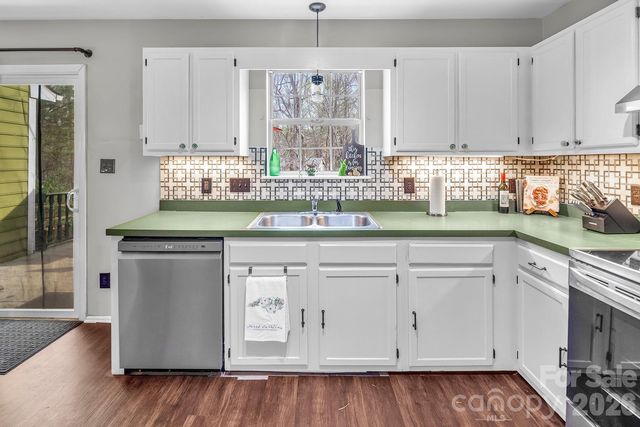 7422 Autumn Trail Drive, Charlotte, NC 28213