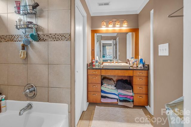 7422 Autumn Trail Drive, Charlotte, NC 28213