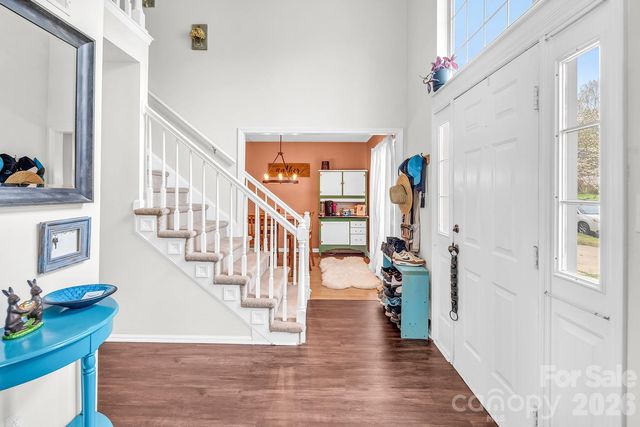 7422 Autumn Trail Drive, Charlotte, NC 28213